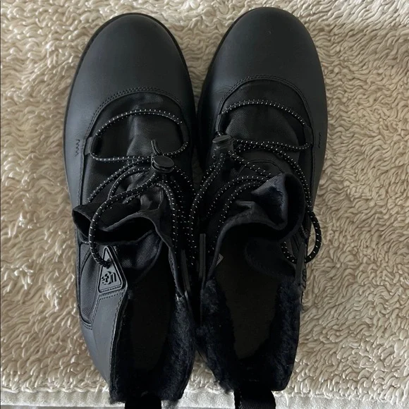 Ugg Classic Rising Toggle Platform Boots - Picture 6 of 6